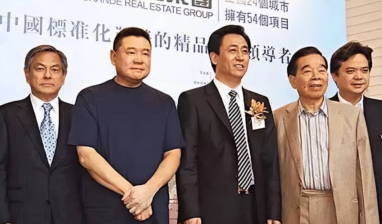 原创不怪许家印的刘銮雄到底有多少资产光是名下收藏就至少数百亿
