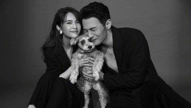 原创杨丞琳经过了几段感情后终于找到真爱是李荣浩捧在手心里的宝