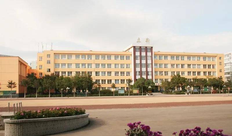 原创黑龙江牡丹江市区第一所学校创办者是谁为什么要报号郑天狗