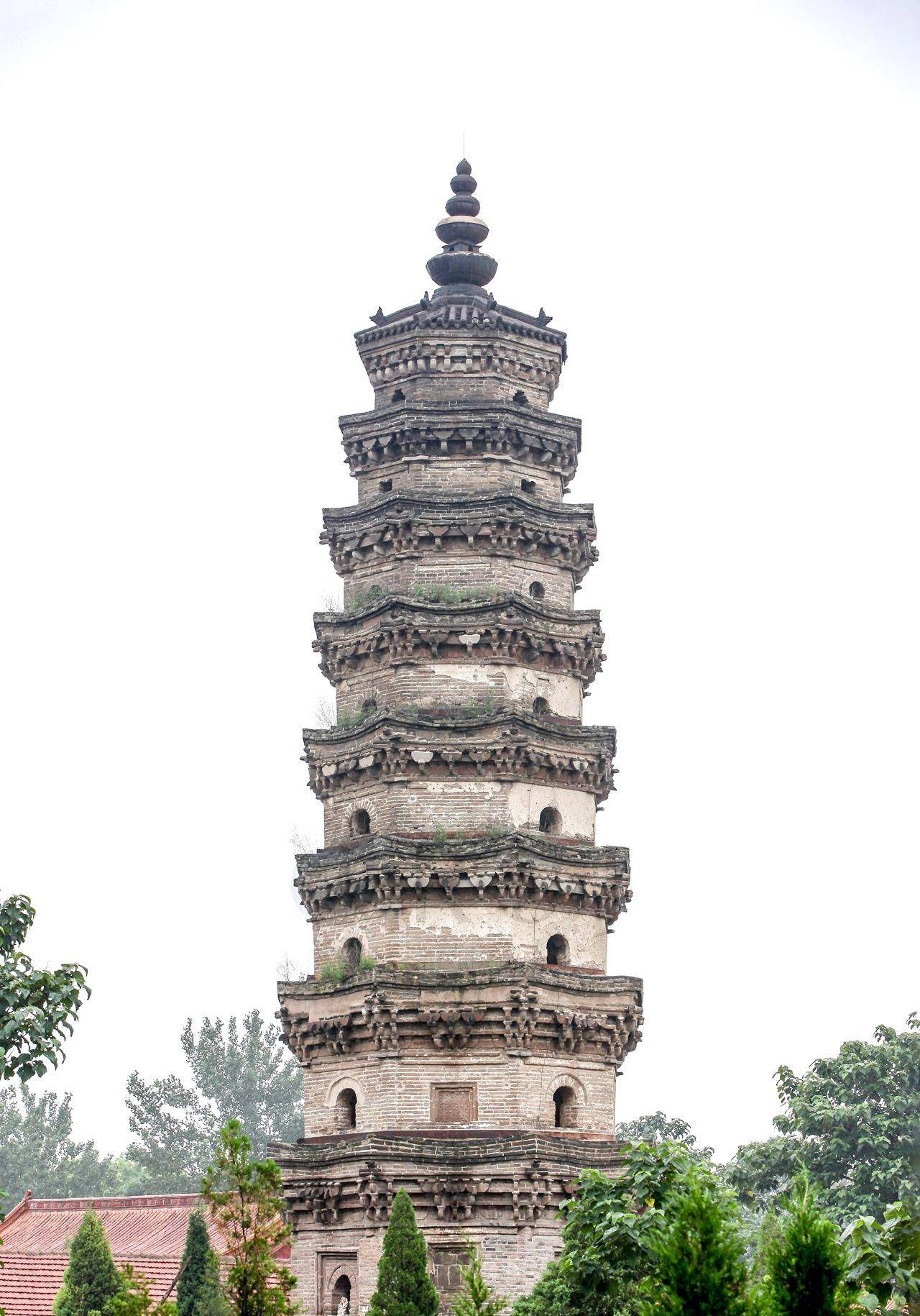 普彤寺两座塔年龄相差1937年一座建于公元67年一座建于2004年