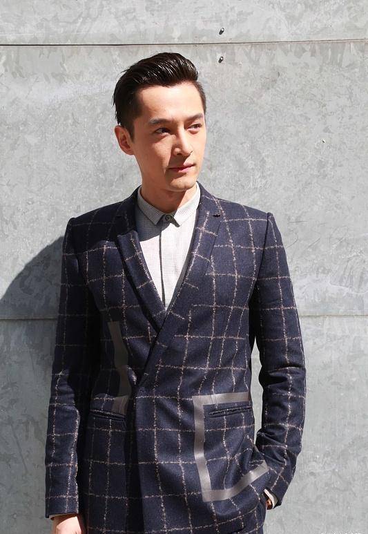 胡歌久违露面一个时尚而且有魅力的演员有多圈粉