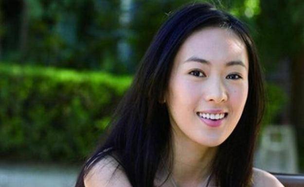 童瑶因爱被打又被说嫁大17岁富商后逆袭风光背后有泪水