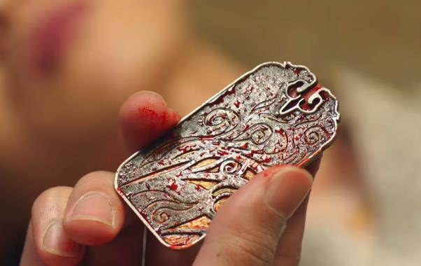 杀害"杨采薇"的凶手浮出水面,但是他却只是一个小卒,水波纹令牌的出现