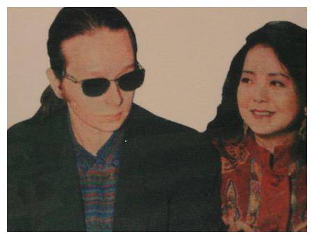 原来他早已离世经历三段婚姻生下6名子女没有亲人为他送终