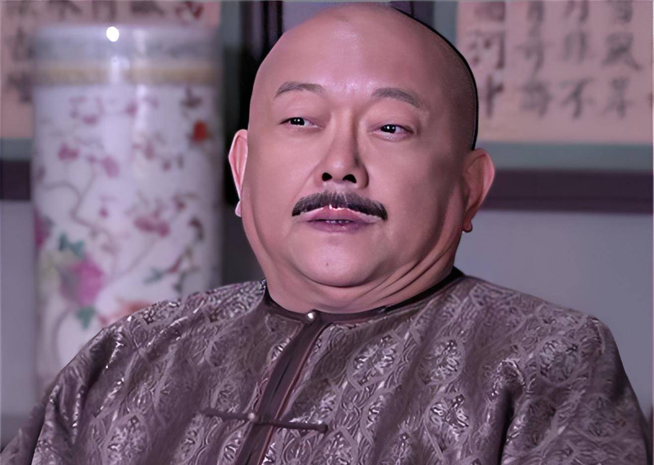 历史上的和珅,是如何一步步,成为乾隆的贴心小棉袄的?