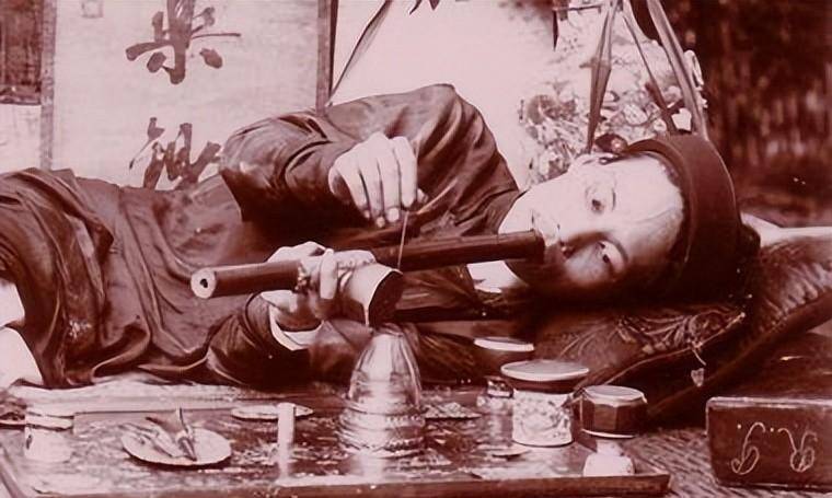 原创为什么满清戒毒100年都没有成功1813年8月5日中国严禁贩食鸦片