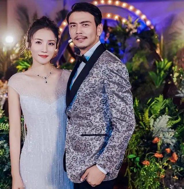 杨烁第一任老婆图片