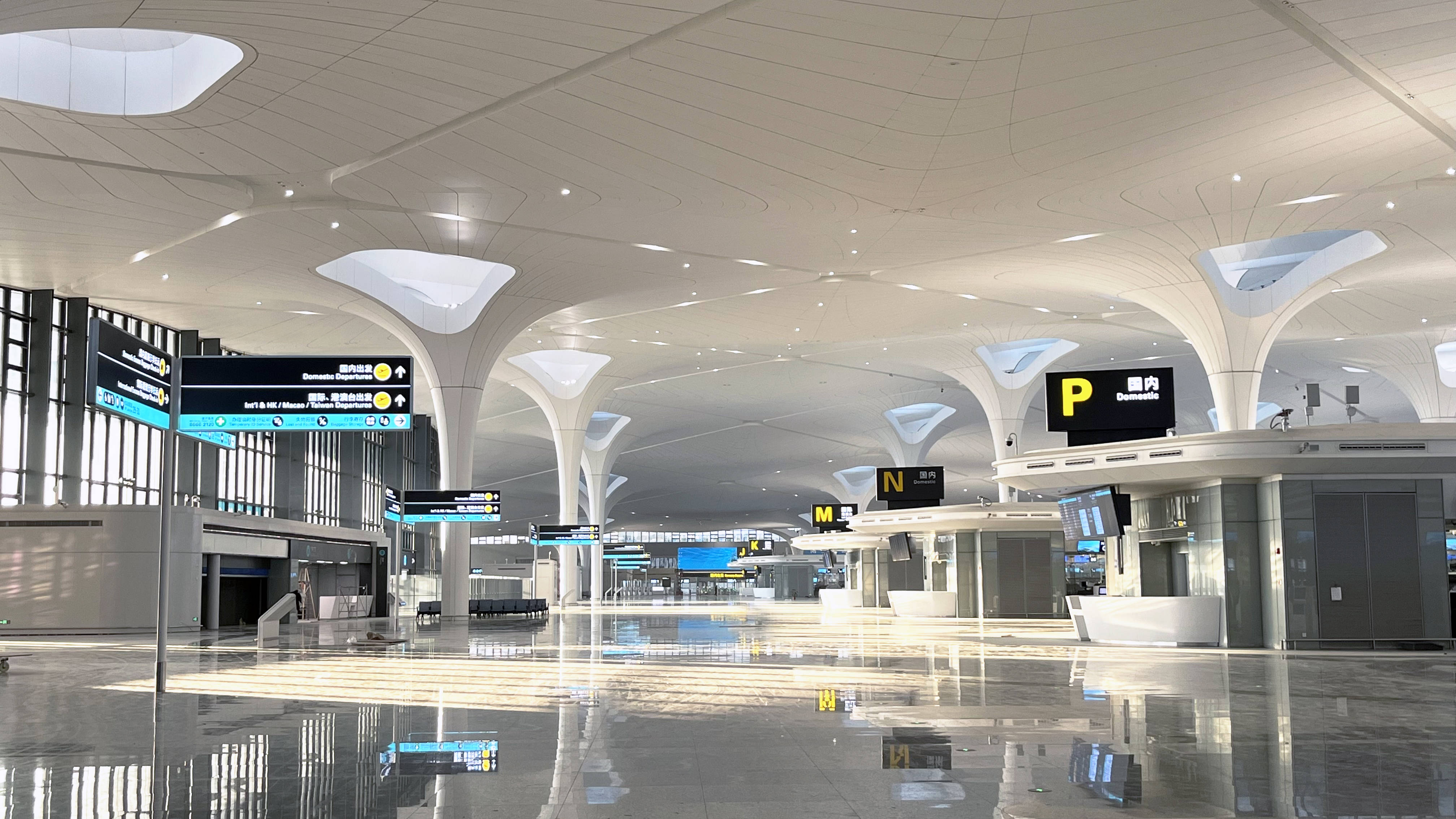 该技术以杭州萧山机场三期新建航站楼项目为载体,针对双曲异形铝板