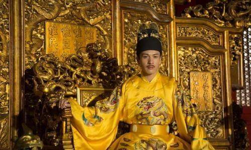 明宣宗朱瞻基立新皇后引来了很多人的非议,首先是夺后,其实这是朱瞻基