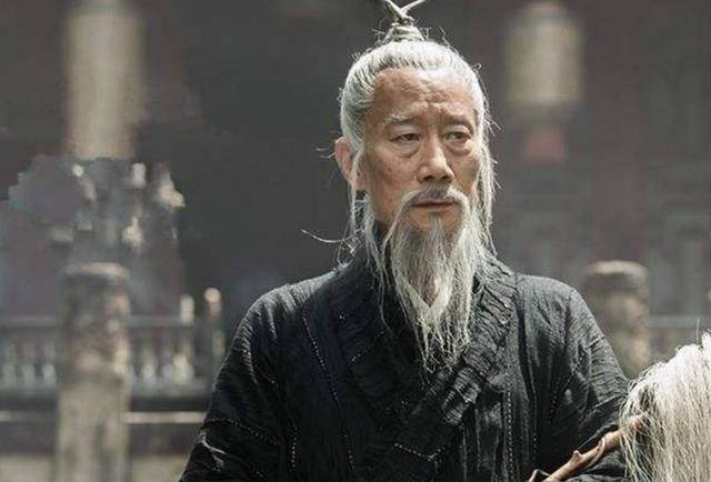 清朝老头在家苦练60年道家气功,结果被4个丫鬟破解,凄惨而亡