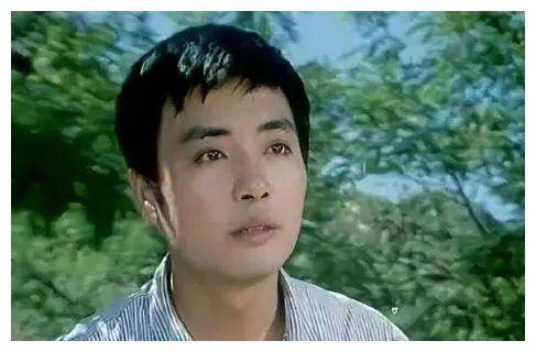 69岁老戏骨毛永明美男子变光头显霸气定居美国子孙满堂