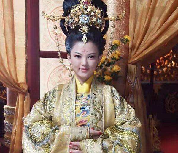 精彩节选:王嬷嬷继续道:"说来说去,都是姨娘不好.