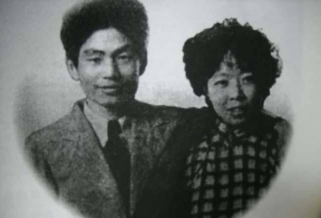 的灵魂",就连好友叶紫都毫不客气地批评萧军"浑身一股大兵的劲儿,又