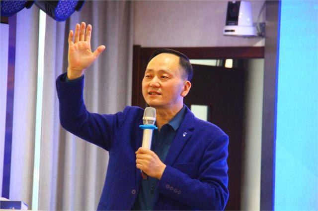 兴国读书会擂响大中原