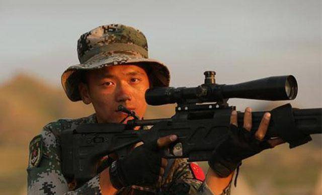 特种兵张金涛军区比武斩获4枚金牌和队友战胜8国特种部队