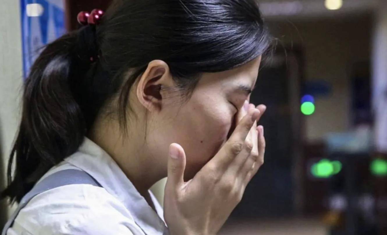 那个远嫁非洲的北大学霸,带着孩子回国卖盒饭,再见老公已是大官_殷杰