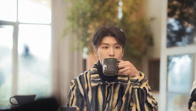 原创朋友请听好何炅回忆与龙丹妮旧事谢娜弟弟追星易烊千玺