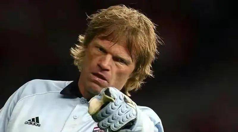 卡恩,(1969年出生,门将),因爷爷一套装备而改踢门将的人,长相厉害