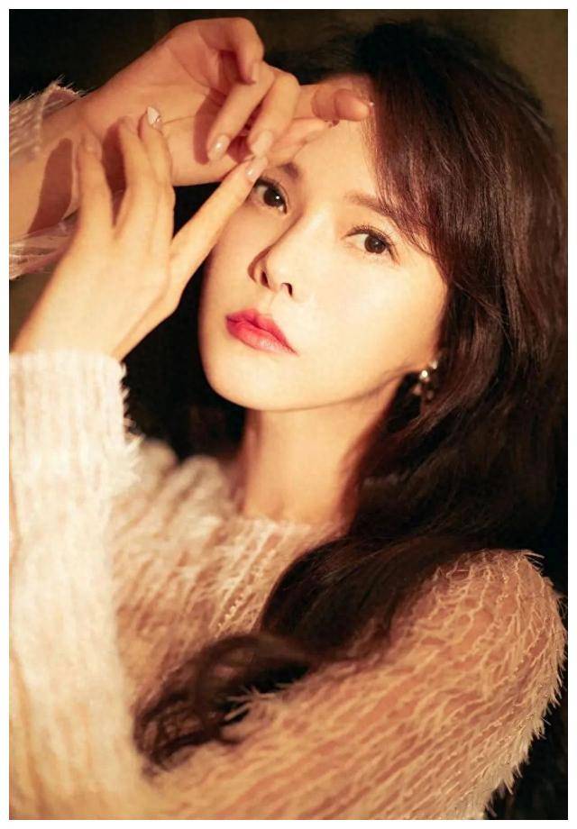 娱乐圈女明星一夜狂赚5000万两任老公惊呆