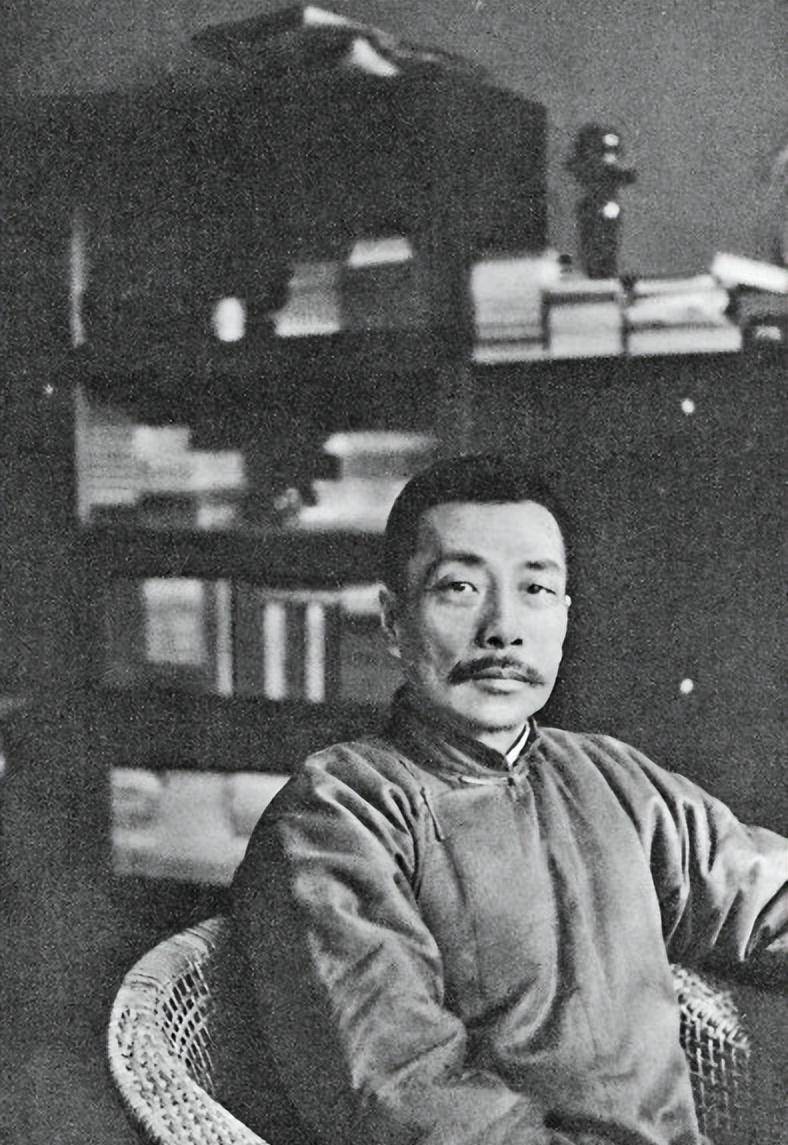 鲁迅就曾说过:"汉字不灭,中华必亡.