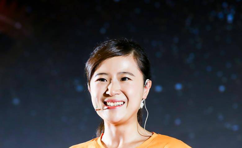 原创河北女孩17岁辍学创业靠英语培训暴富如今被家长追讨学费