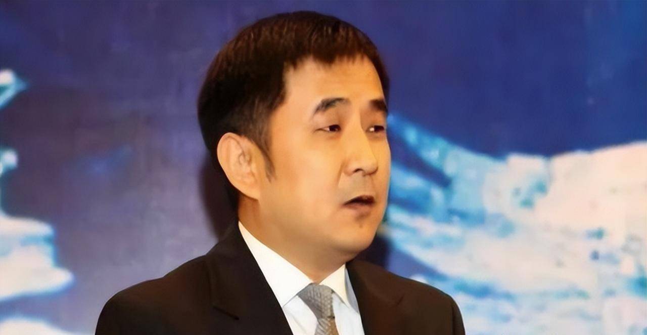 原创王永红公司破产欠800亿套61亿携女明星出逃亲爹去世都不回