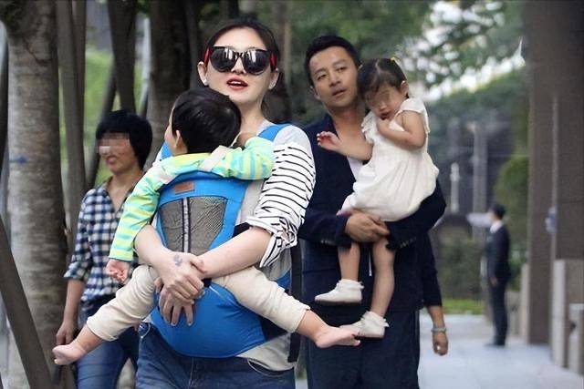 表面看汪小菲爱发疯,实际上他每次发疯都是有原因的,其实就是大s扮猪