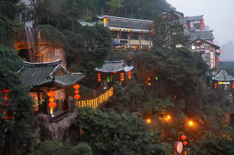 去重庆旅游玩三四天大概需要的花销,重庆四天三晚自助游行程攻略_景点