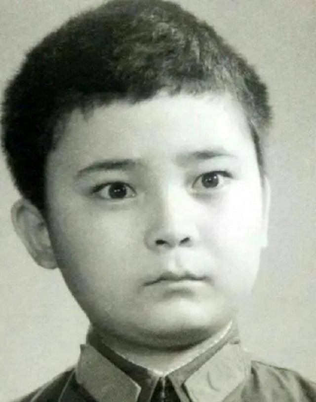 原创46年前凭借闪闪的红星一炮走红的潘冬子现状如何