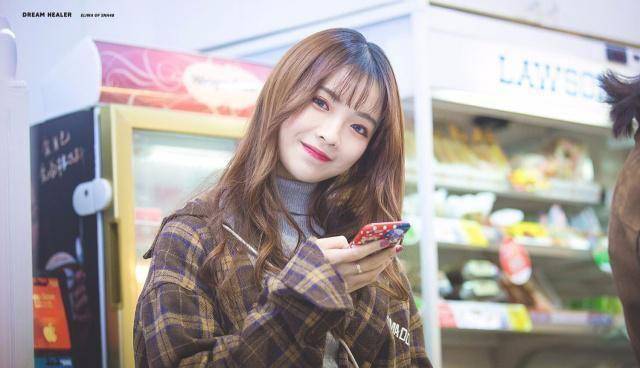 比较早的由全民选秀开始的女团,根据相关爆料,参加的选手分别是许佳琪