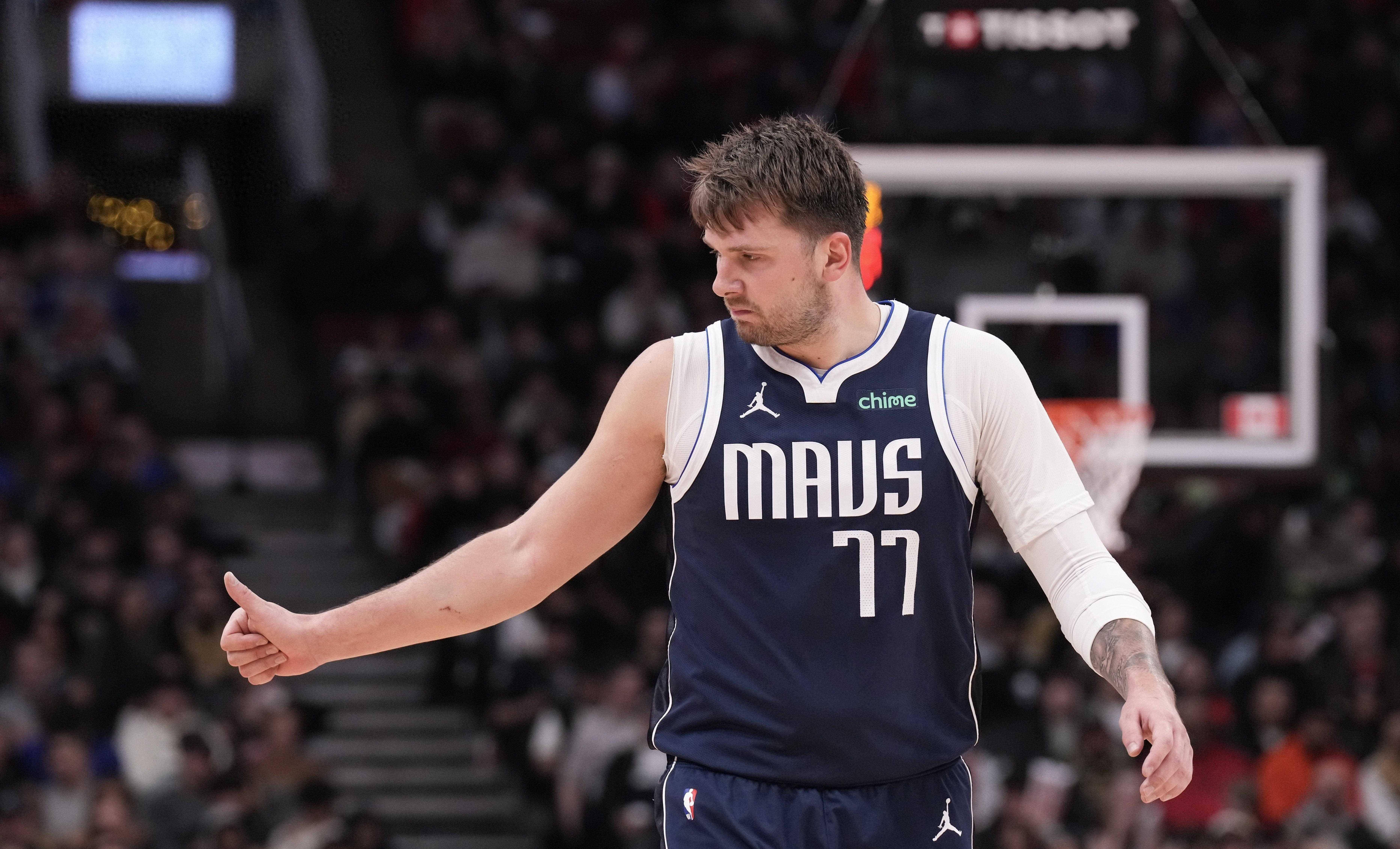 东契奇的表现不仅仅是一场比赛的胜利,更是他对篮球的热爱和对胜利的