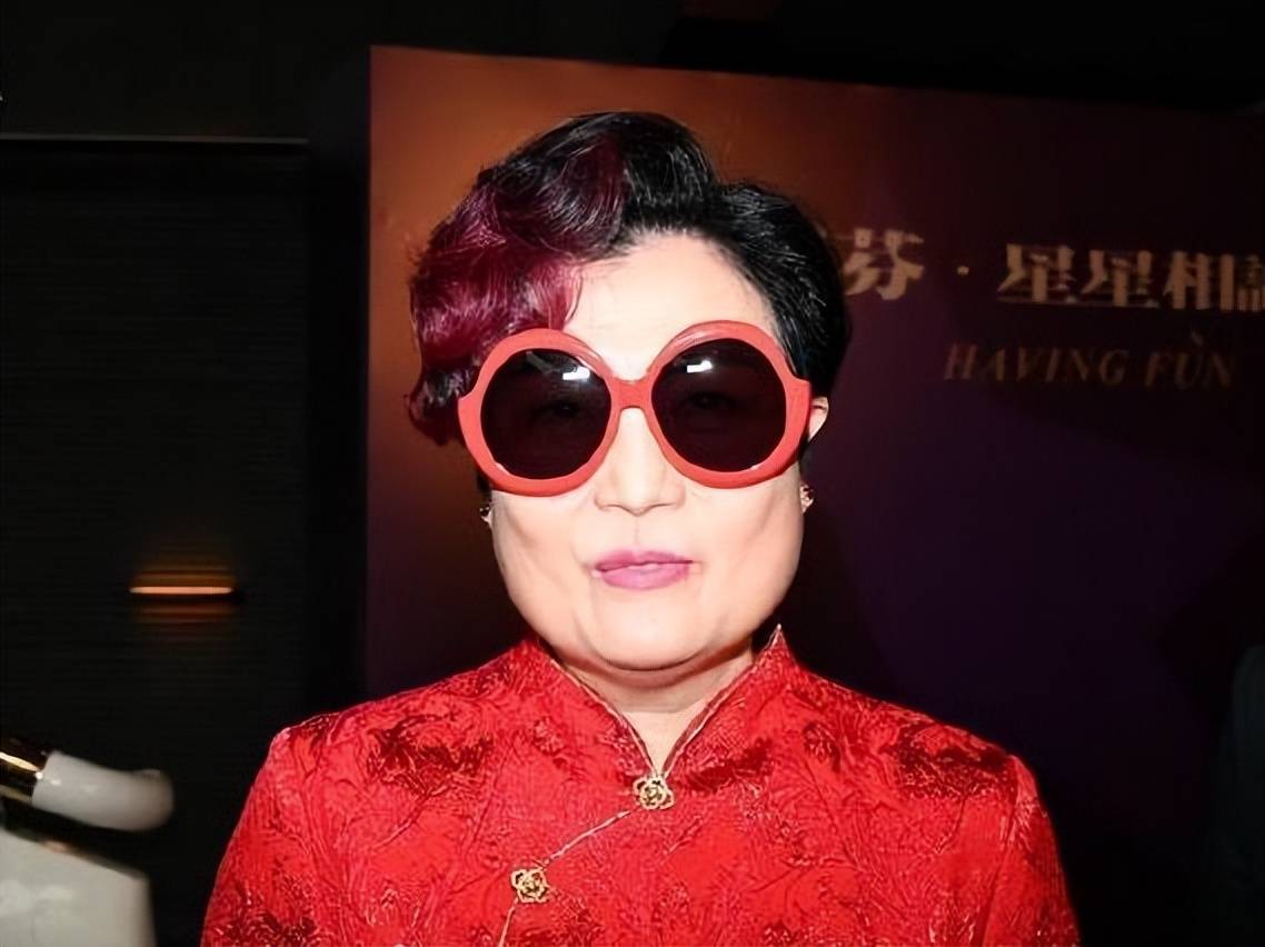 香港著名经纪人陈淑芬举办入行50年暨69岁生日晚宴,星光熠熠