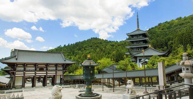 原创走进日本僻静乡下在幽深森林的寺庙中体验禅修冥想旅程