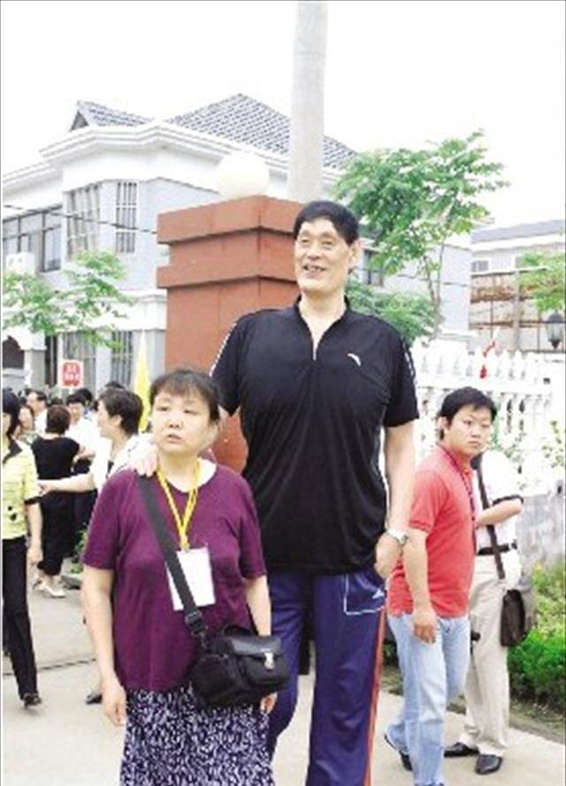 原创和身高2米28男篮传奇中锋穆铁柱结婚什么感受妻子聚少离多