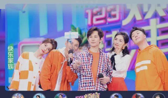 没有何炅帮忙 , 她黯然失色太多 .