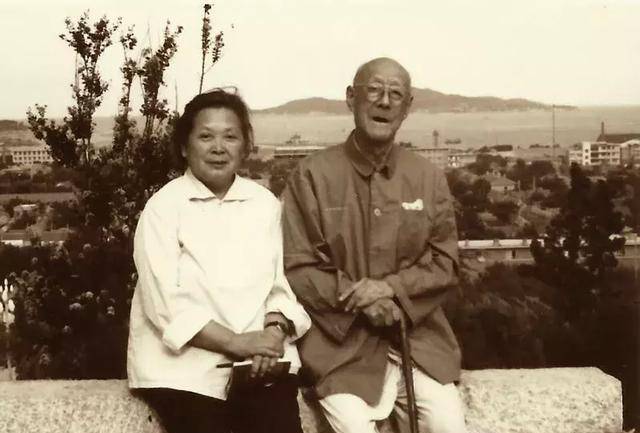 一对值得尊敬的夫妻,不惜变卖家产,捐千亿国宝,晚年却一穷二白_张伯驹