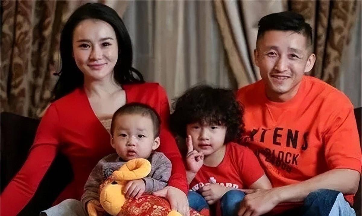 邹市明身价过亿娶前央视美女主持人现在有三个儿子令人羡慕