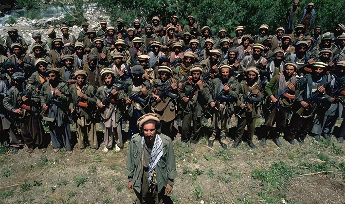 这个村庄多厉害有600家枪械小作坊ak47随处可见卖出白菜价