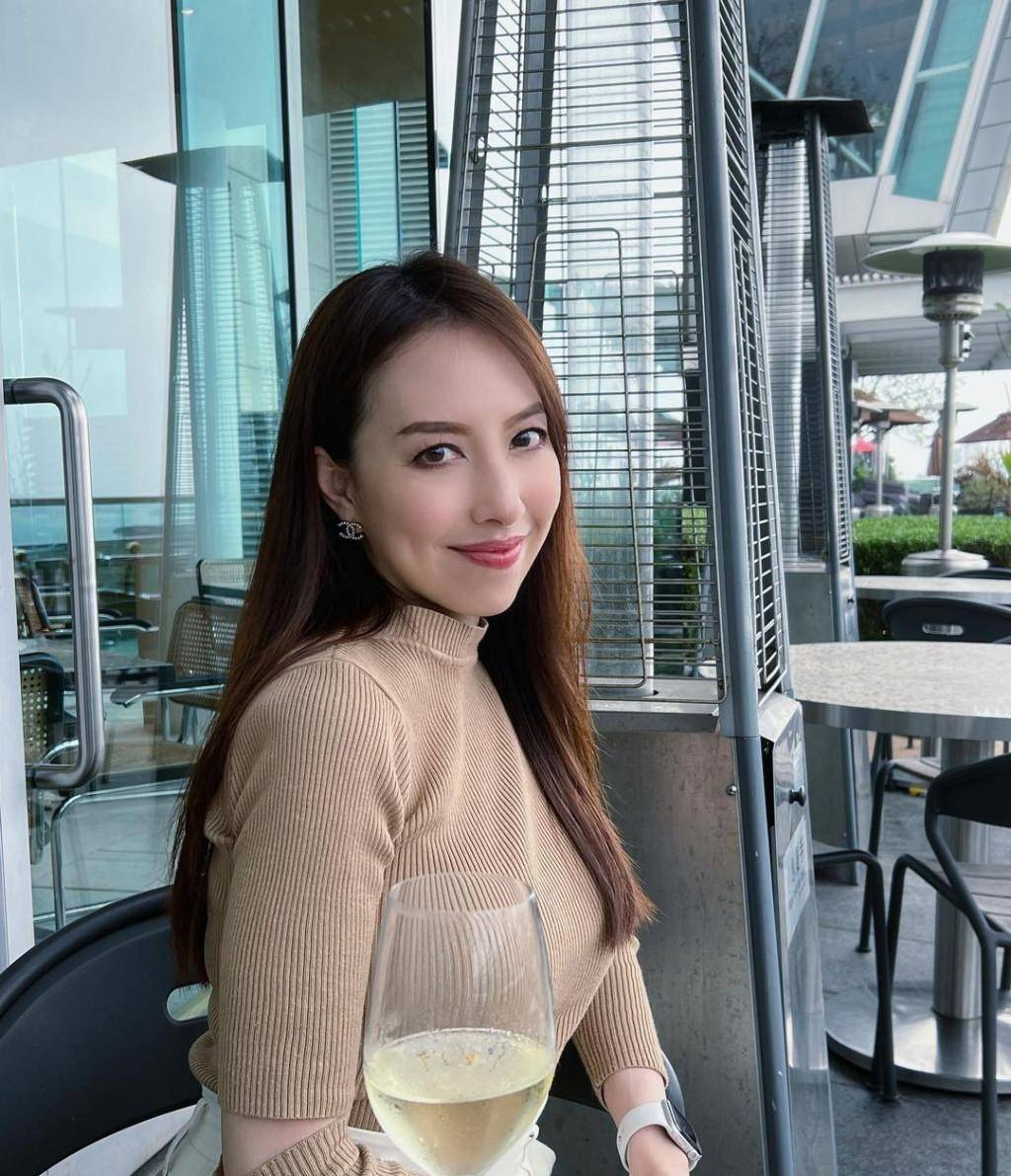 曾后悔息影帮父母卖烧腊_钟佩琪_发展_香港