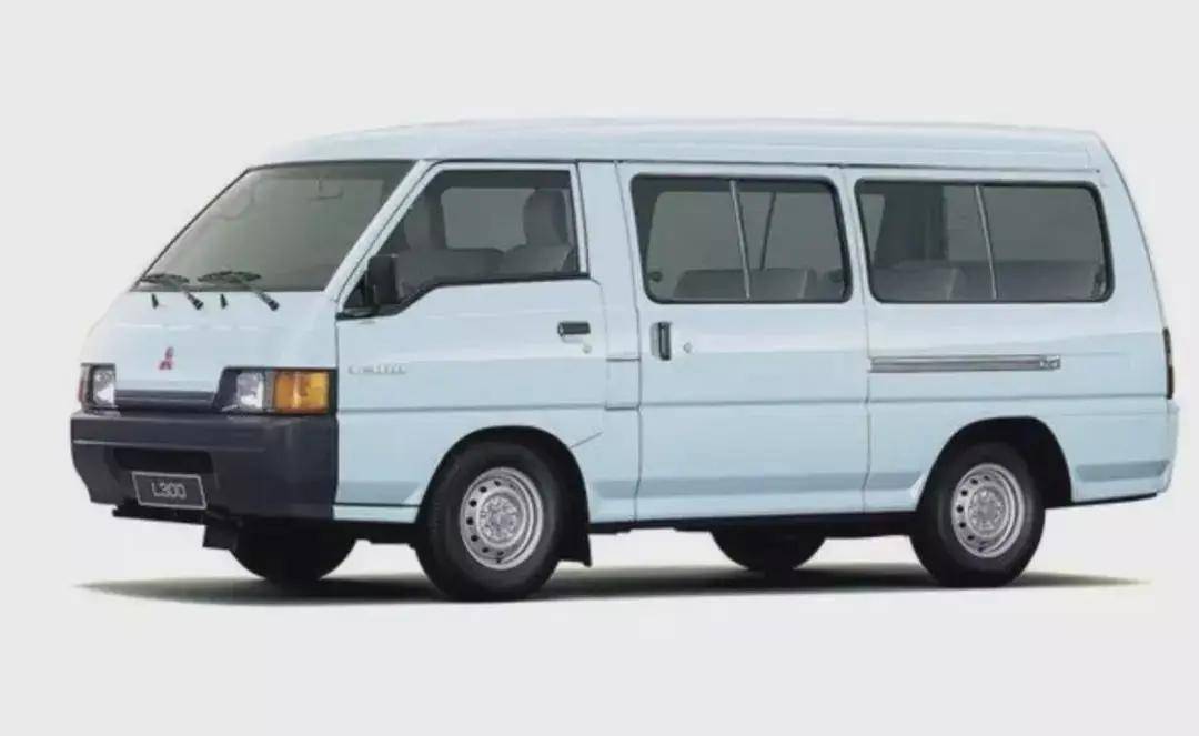 1986-1999年第三代得利卡由于是采用了帕杰罗的底盘,这代得利卡顺理成