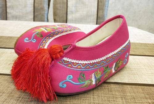 原创何为中国戏鞋区于普通精于材料漫谈中国古代戏鞋的发展