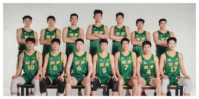 辽宁篮球重回cbdl,卫冕冠军揭晓球员名单,留美锋线正式归位.