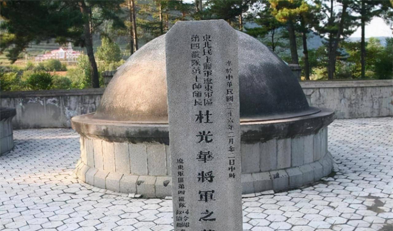 原创1998年贺东生拽着妻子叮嘱等自己故去让孩子去祭奠自己的生父