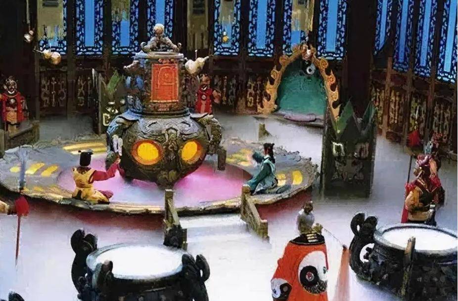 要推倒人参果树,看看他用火眼金睛看到了什么秘密_小时候_事情_西游记