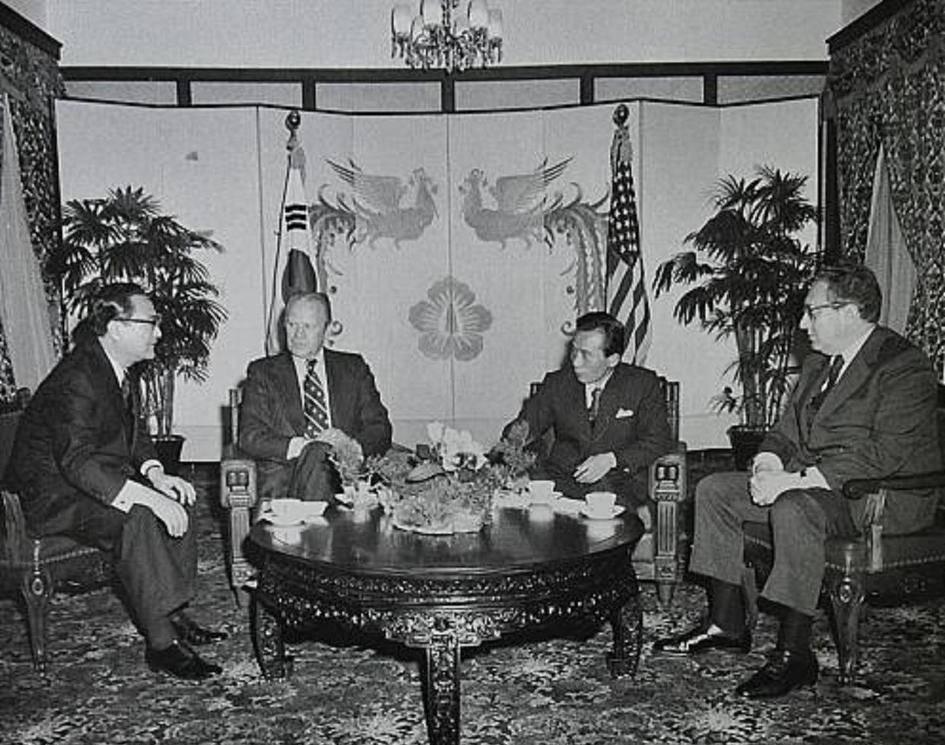 铁腕总统朴正熙为换美元出兵30万入侵越南终被钉在耻辱柱上