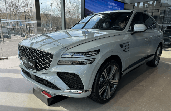 这款豪华suv来国内!竞争宝马x6,便宜30万,轿跑设计,搭2.