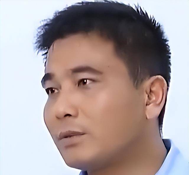 原创2013年77岁老人进监狱警官点名发现不对劲一查身份吓一跳