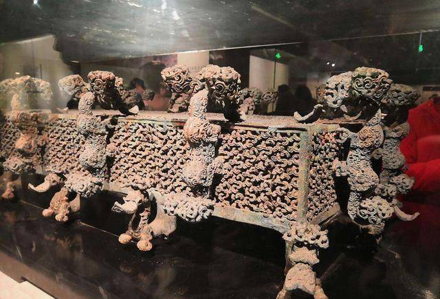 河南千年古墓出土1000珍宝再次惊羡世界其中一件证明一事