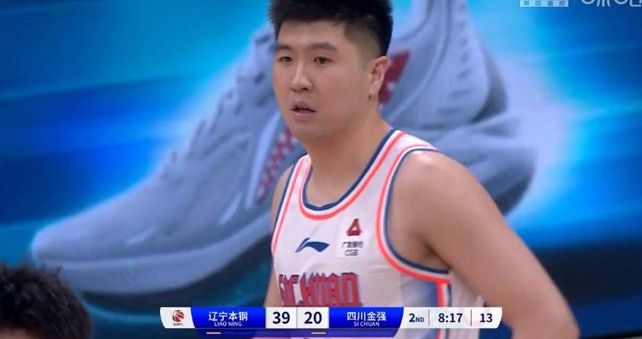 从上个赛季从广东离队后,王薪凯就一直没有找到cba下家,打过超三联赛