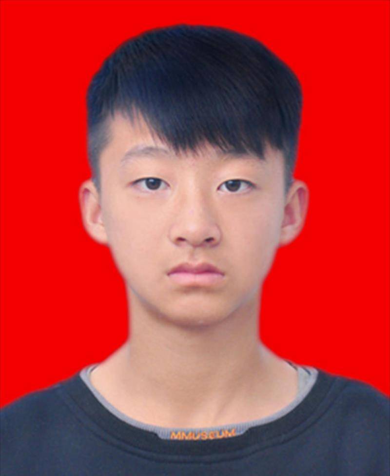 原创2019年15岁少年6次倒挂下井舍命救3岁女童女童父亲下跪感激